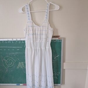 1950s White Nightdress/Gown with Blue Floral Embroidery vintage